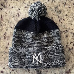 47 Brand New York Yankee Black and White Pom Beanie